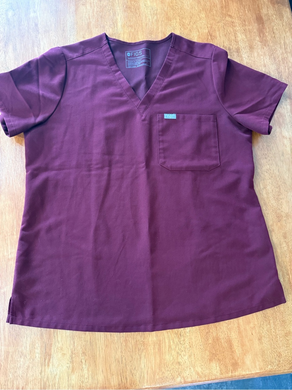 FIGS Women’s large Catarina in Burgundy